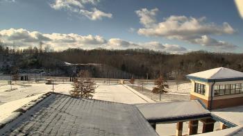 Weather camera view of Wrigley Elementary School.