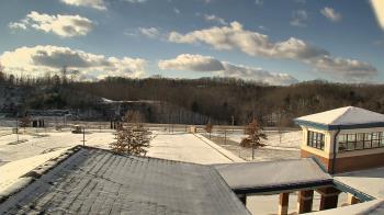 Weather camera view of Wrigley Elementary School.