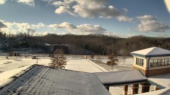 Weather camera view of Wrigley Elementary School.