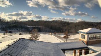Weather camera view of Wrigley Elementary School.