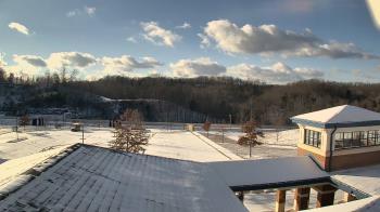 Weather camera view of Wrigley Elementary School.