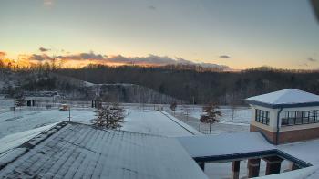 Weather camera view of Wrigley Elementary School.