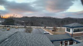 Weather camera view of Wrigley Elementary School.