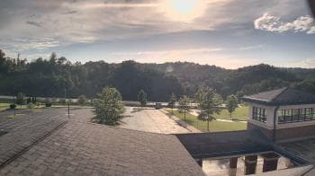 Weather camera view of Wrigley Elementary School.
