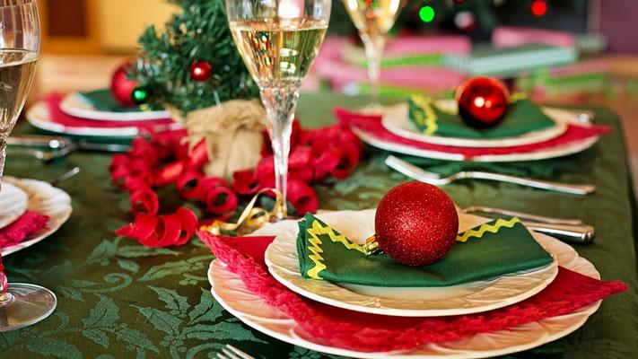 Christmas Table via Pixabay