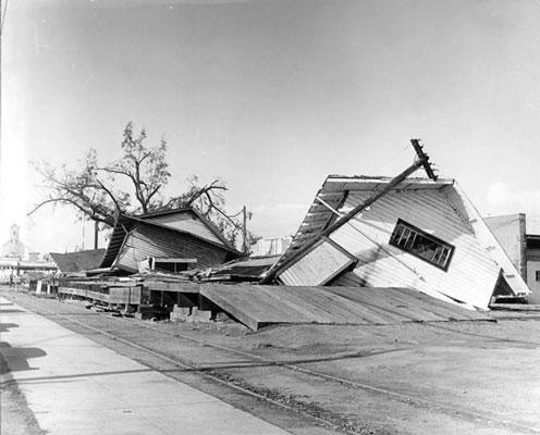 Damage from the 1962 Columbus Day Storm in Newberg, Ore. (NWS Portland/Wikimedia Commons)