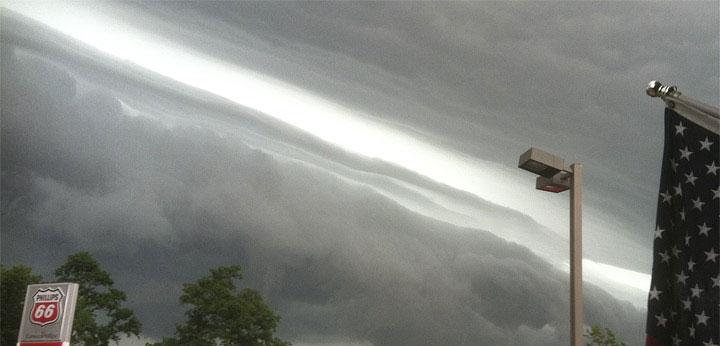 A shelf cloud from the developing storm near LaPorte, Ind., on the afternoon of June 29, 2012. (Kevin Gould, NOAA)