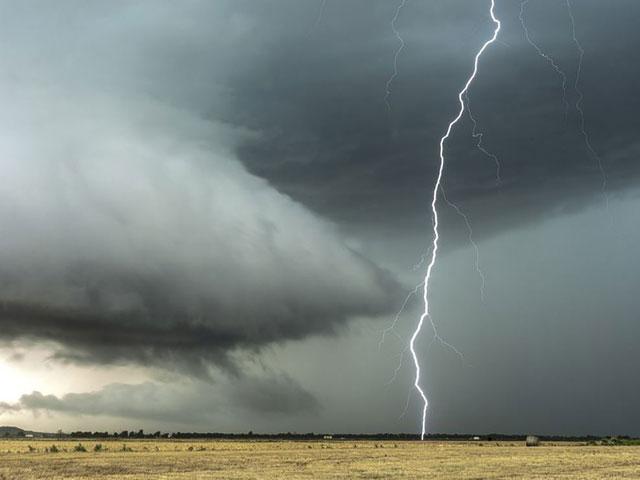 A thunderstorm is seen in the Plains. (Courtesy of Pixabay.com)