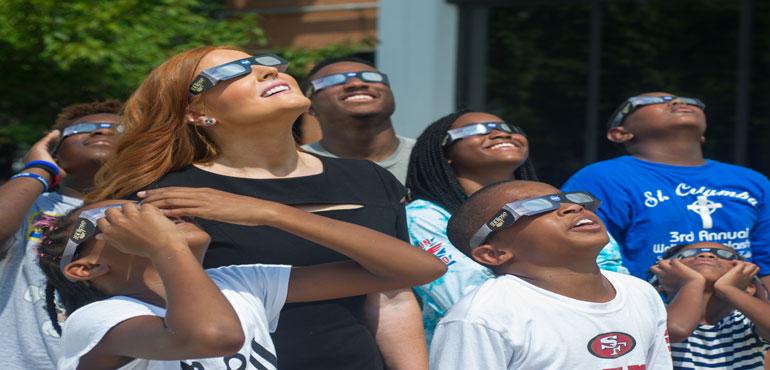 Solar Eclipse viewing at NASA's Goddard Space Flight Center Visitor Center in Greenbelt, Md., on August 21, 2017. (NASA/Goddard/Bill Hrybyk/Wikimedia Commons)