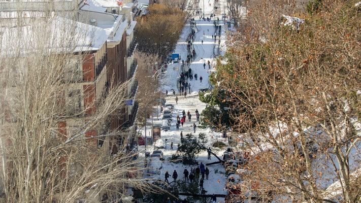 A general view after a heavy snowfall in downtown Madrid, Spain, Sunday, Jan. 10, 2021 (AP Photo/Manu Fernandez).