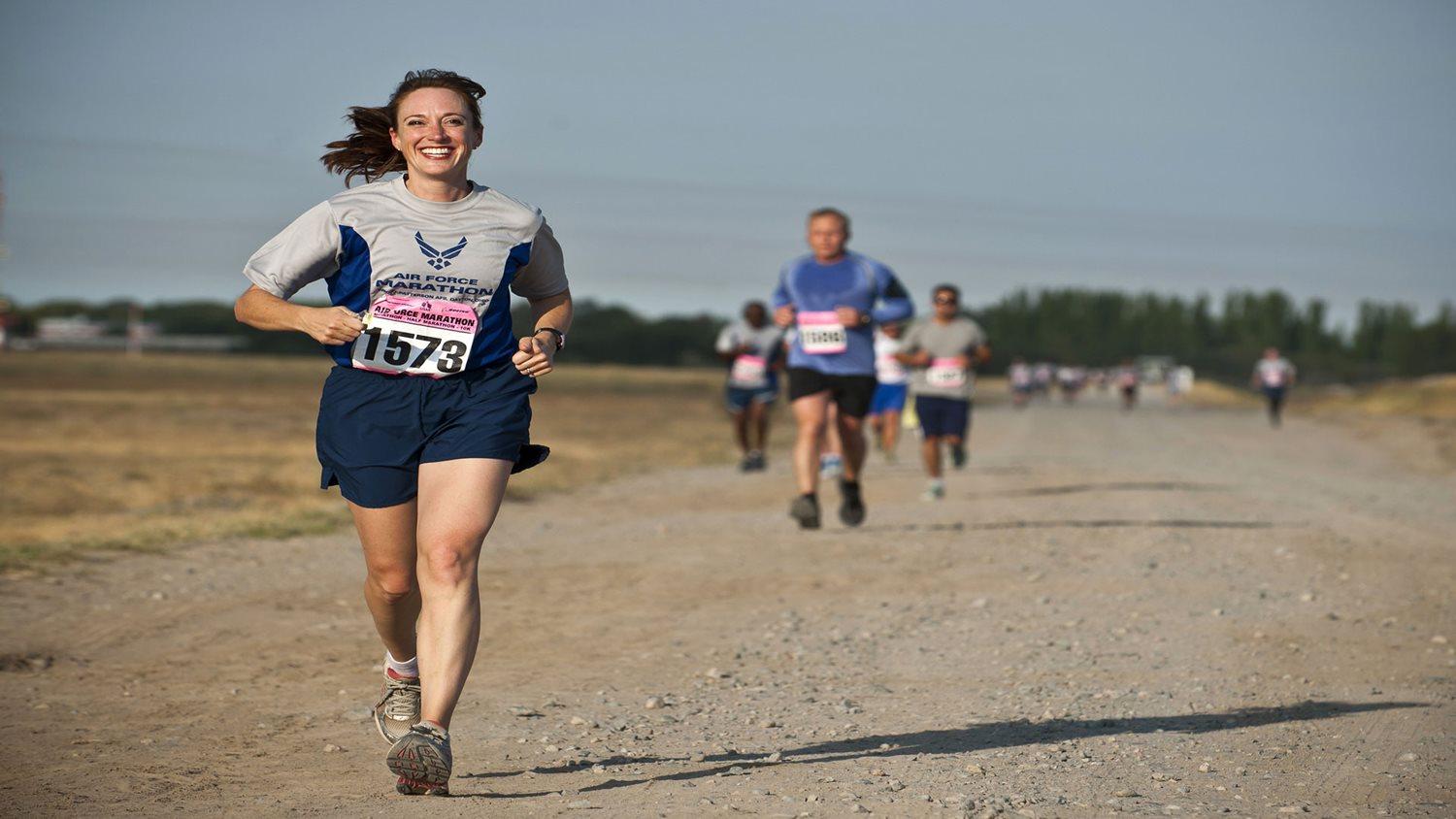U.S. Air Force Maj. Cynthia Kearley runs during the Air Force Marathon. (Courtesy of Wikimedia Commons/Brett C. Clashman)
