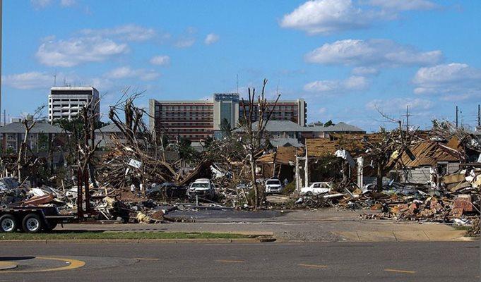 EF-4 tornado damage is seen along McFarland Boulevard in Tuscaloosa, Ala., on April 28, 2011. (Source: Wikimedia Commons)