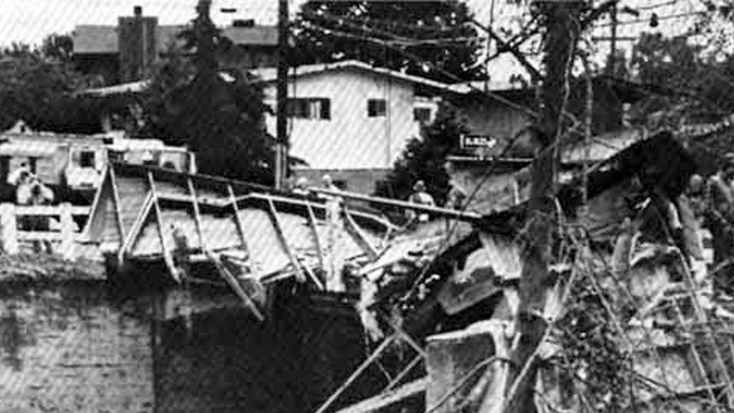 A house destroyed near Aptos Creek, south of San Francisco, as a result of the deluge on the early January 1982 deluge (usgs.gov).