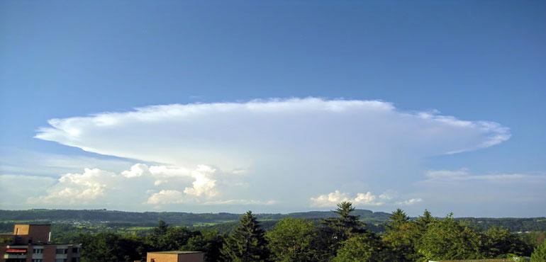 April 7, 2005, Simon Eugster captured a big cumulonimbus cloud with big anvil. (Wikimedia Commons)