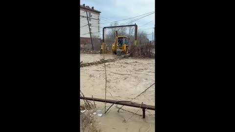 Flooding Displaces Thousands in Russia