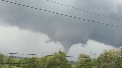 Ominous Formation Swirls in Northern Kentucky During Tornado Warning