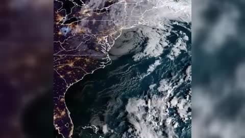Strong Noreaster Churns as Rain Lingers